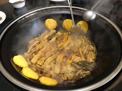 -铁锅炖灶台鱼老三炖鱼馆