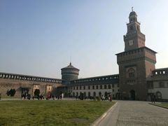-斯福尔扎古堡