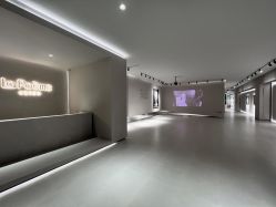 -乐派诗婚纱摄影