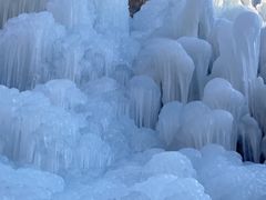 -大平台龙居瀑布旅游区