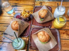 -BURGER BRO'S