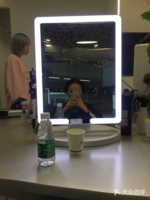 MYYF SALON烫发染发图片