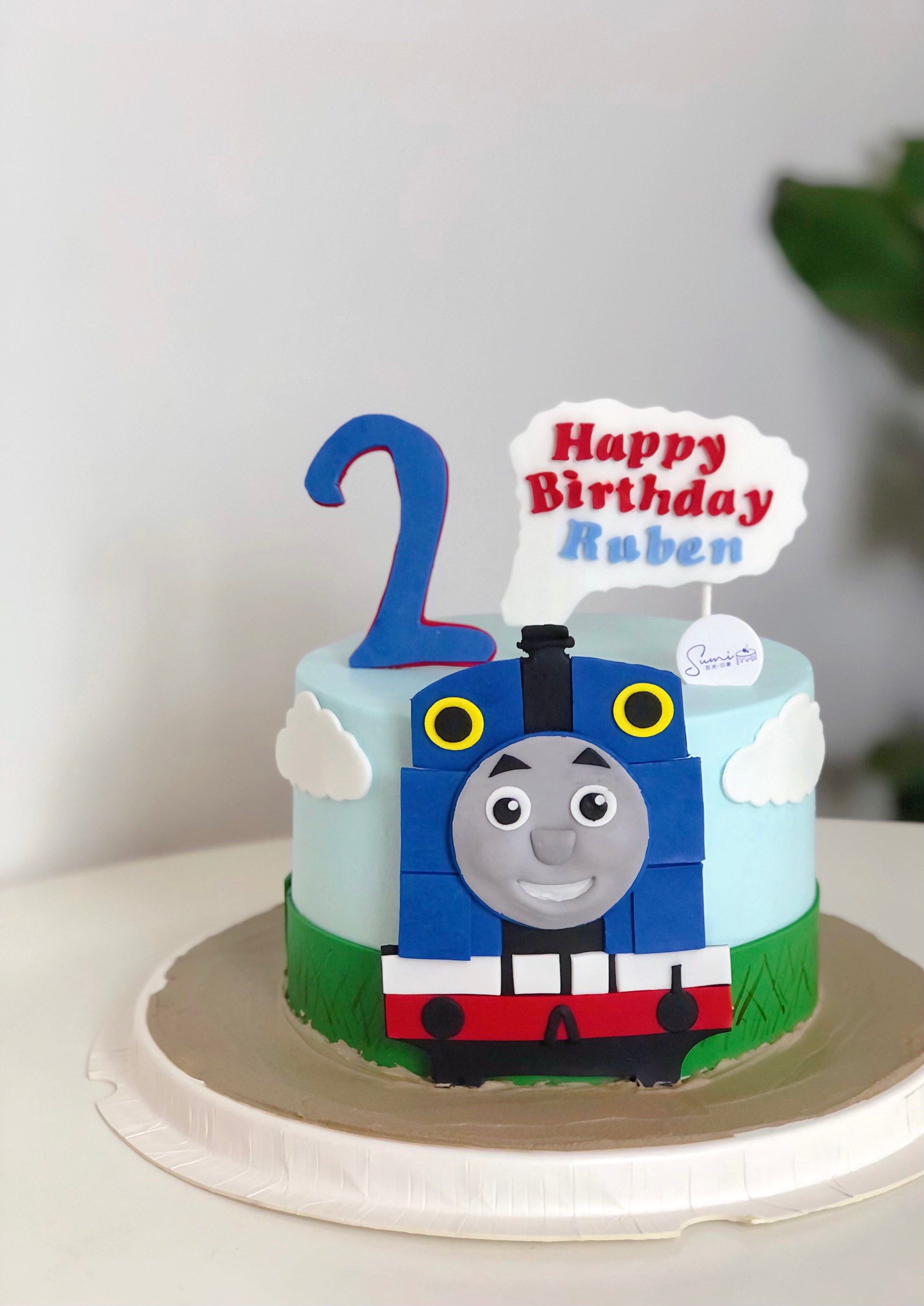 超可爱的翻糖托马斯小火车蛋糕,打开童年的奇妙之旅