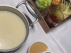 -红鼎豆捞·非遗鲍皇汤火锅(宝丰路店)
