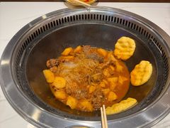 -靠山屯东北铁锅炖(东北菜，古美西路店)