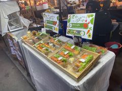 -席娜卡琳火车铁道夜市