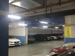 -奉贤宝龙城市广场·停车场