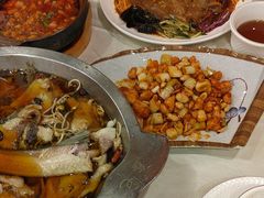 -鑫巴蜀小镇 · 水煮鱼专研店(玉桥店)