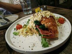 -HIGH FIVE哈福手工汉堡(桂林路店)