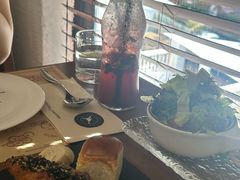 -Mark&Mars Restaurant