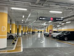 -金融街购物中心停车场