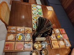 -银米·云南传统过桥米线(双廊黑金冠店)