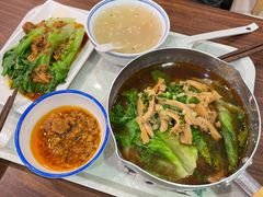 -王拐拐热干面·武汉三鲜豆皮(徐家汇店)