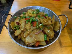 干锅土豆片-鱼乐岛餐厅·户外花园主题餐厅