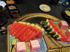 -铭牛烧肉·和牛海鲜自助(高新月牙湖店)