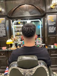 -海文先生国潮烫染男士理发馆