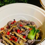三里屯街头深夜嗦粉 酸笋老友粉爽飞了