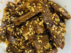 五香牛肉干-鑫记婆婆兔·成都特产·兔头手撕兔(太古里店)