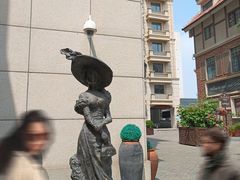 -鲁邦国际风情街(麦世达韩国精品百货店)