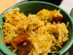 广式腊味煲仔饭-狐狸爱上椰子鸡(滨江星光大道店)