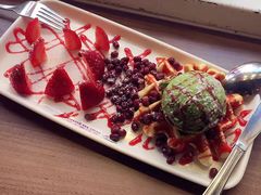 草莓窩夫雪糕球-松记糖水店(铜锣湾分店)