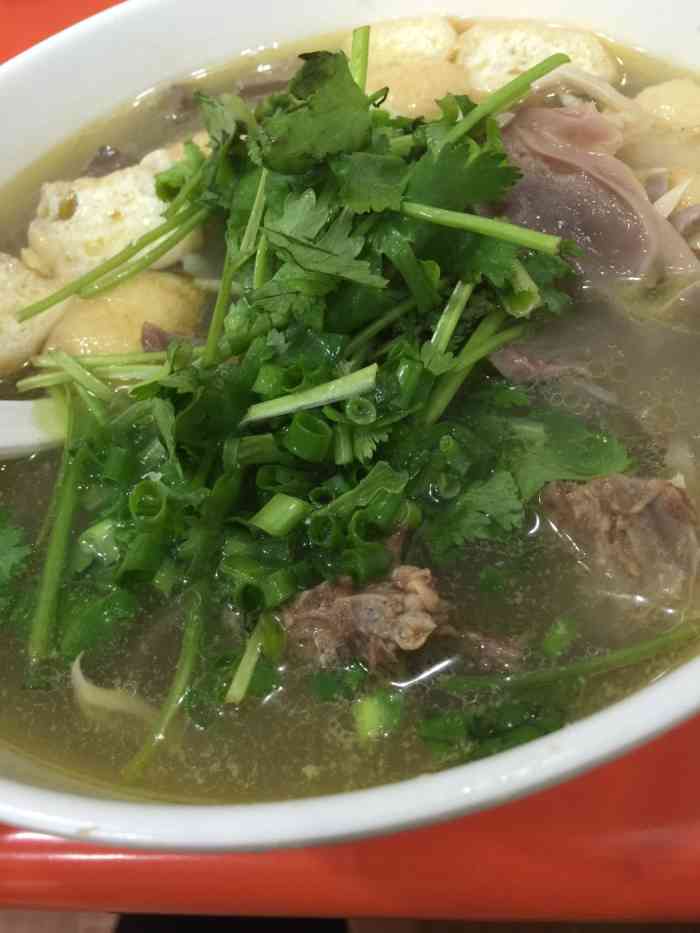 永鼎老母鸡粉丝汤-"哈哈.这家店素偶中学同学他们一家开滴.