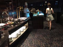 自助取餐区-广州花园酒店-凌璇阁360度高空海鲜自助餐CAROUSEL