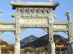 -舜耕山庄四时万和自助餐厅