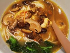 野山菌土鸡米线-云味馆·云南菜·云南米线(地王店)