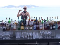 -瑰丽酒店·海吧·天际下午茶·现场DJ·天台酒吧