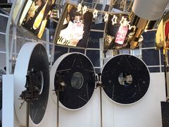 -Dior迪奥(上海世茂广场店)