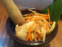 春柠檬鸡爪-云海肴·汽锅鸡·云南菜(苏州中心店)