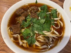 牛肉面-清真吴记门钉肉饼·喜多利