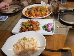 -迪拜杭州风味音乐餐厅(杭州首店 湖滨步行街店)