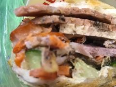 -Bánh Mì Huynh Hoa