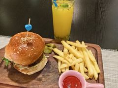 -又见马甲M8融合西餐厅(厦门体育中心店)
