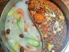 鸳鸯锅底-乐山串串香老火锅(鼓楼店)