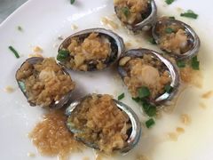 蒜蓉蒸鲍鱼-范饭椰林川湘味海鲜·椰子鸡(三亚湾椰梦长廊店)