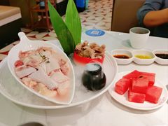 -洪氏嗨捞·广东猪肚鸡·椰子鸡火锅(西咸万象城店)