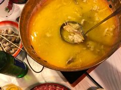 -鲜入围煮花胶鸡海鲜火锅