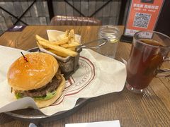 -BOURBON 玻本美式餐厅酒吧(虹桥新天地店)