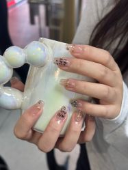 -芊屿芊浔美甲