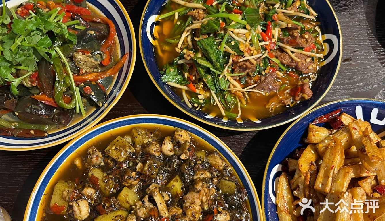 藏在市中心的治愈店铺，旮沓食堂好拍又好吃