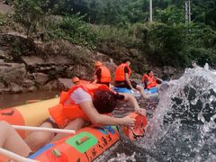 -安吉龙王山峡谷漂流