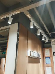 -曼都发型