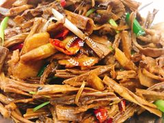 干锅鲜笋尖-老憨猪蹄(山大南路店)