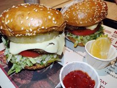 -The Habit Burger Grill 哈比特汉堡(复兴soho店)