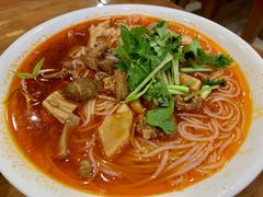 牛肉粉-胡成记口蘑龙眼包子(盐道街店)