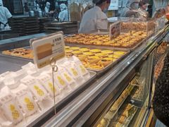 面包甜点陈列柜-鲍师傅糕点(江苏路店)