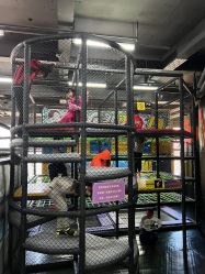 -零重力蹦床空间·滑梯·海洋球·团建(奥特莱斯店)